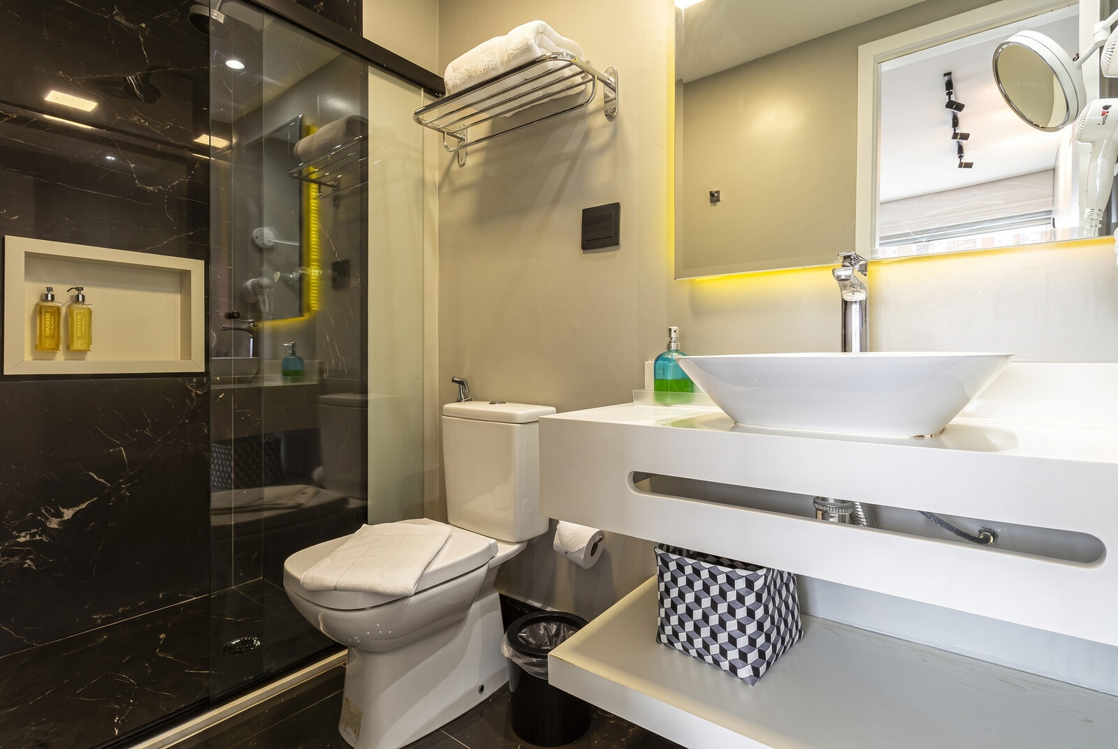 Apartamento 1 Quarto (Queen + Solteiro) e Sala com Sofá-cama 5